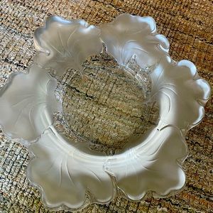 Lalique crystal bowl. Excellent condition only used for display. Beautiful piece